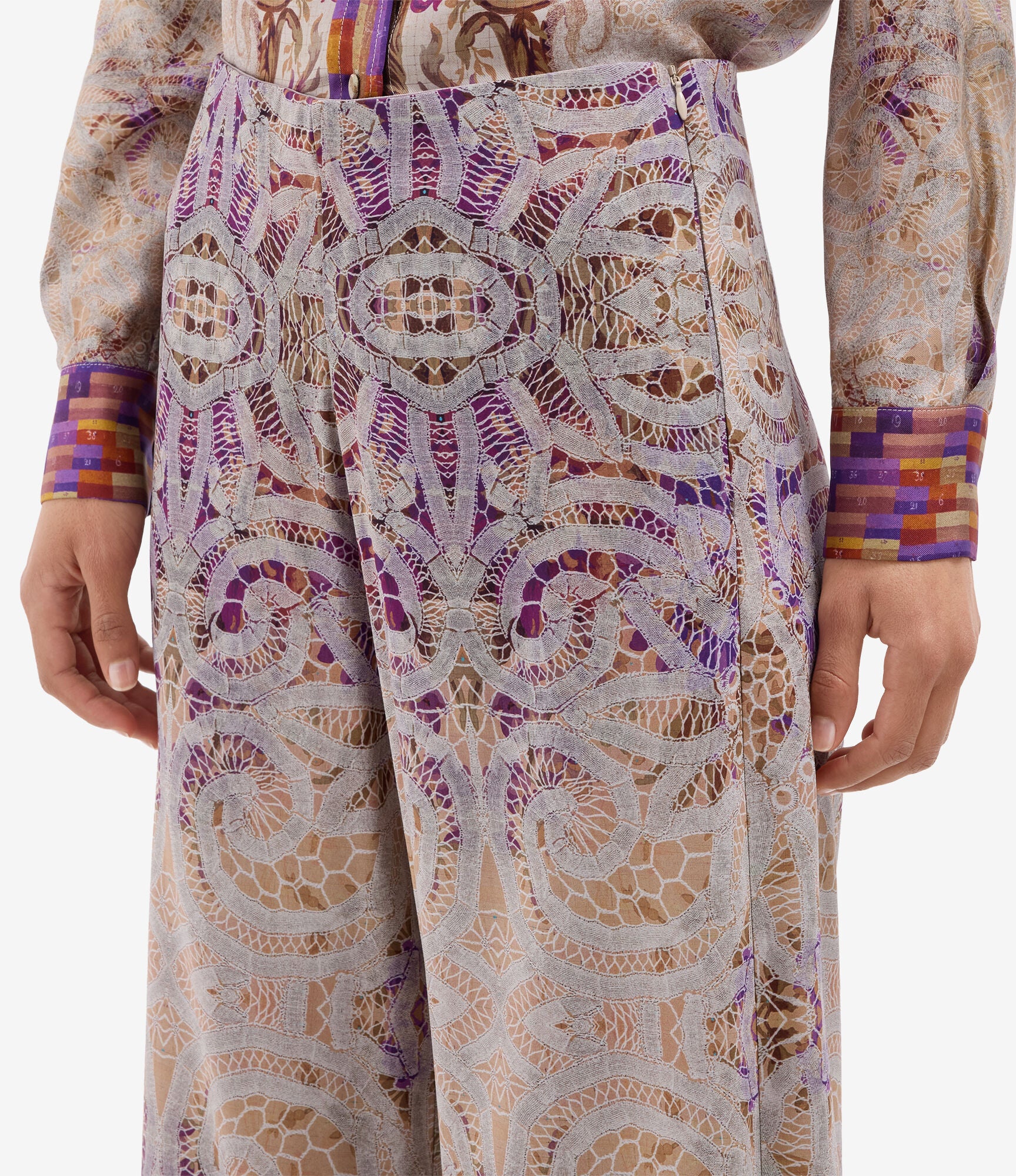 Pierre-Louis Mascia Adanastr Silke Bukser