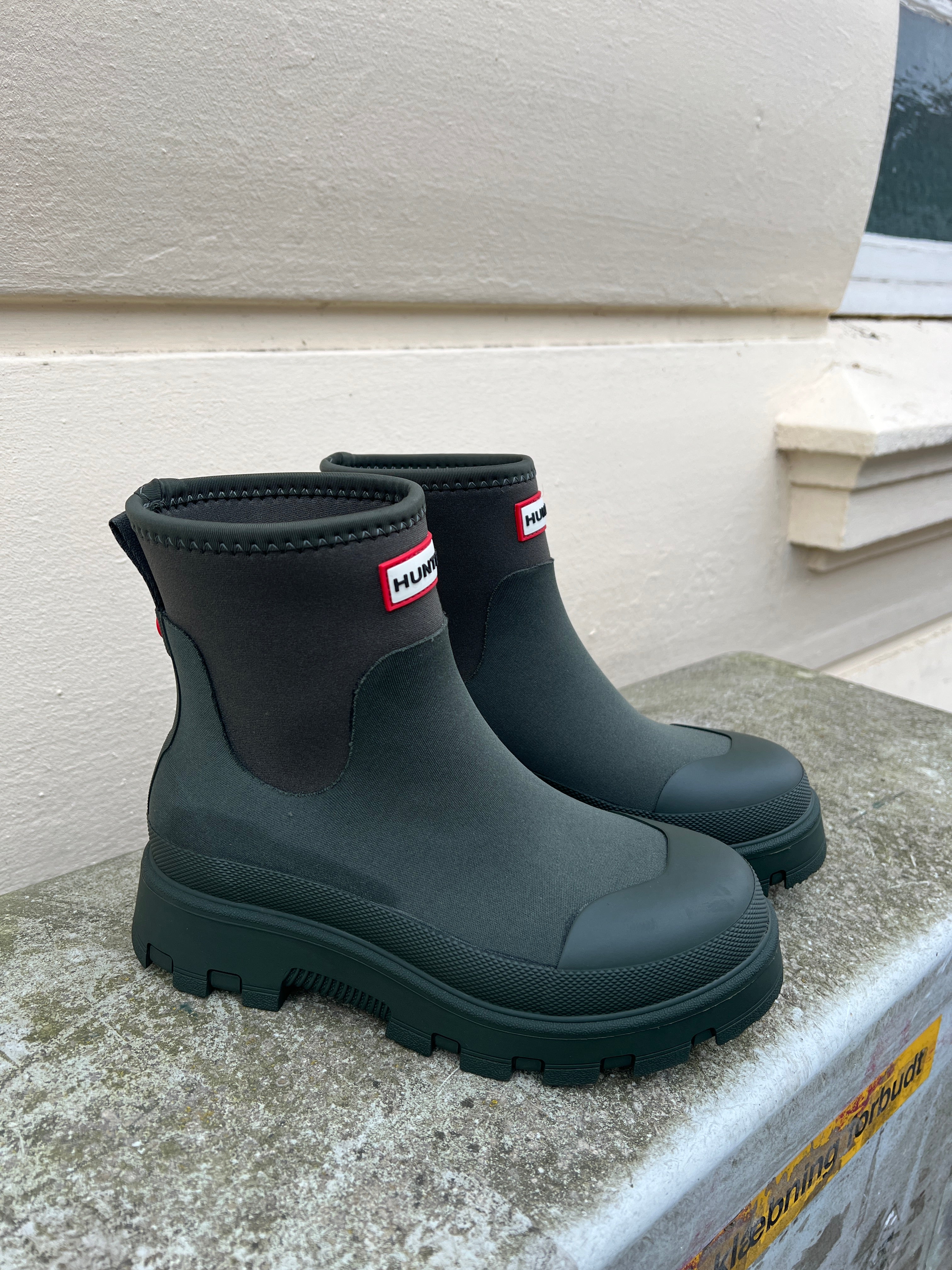 Hunter Unisex Elements Neoprene Chelsea Boots Dark Olive