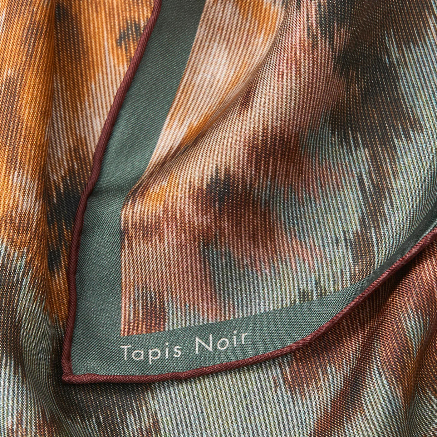 Tapis Noir Small Classical Dani Silketørklæde