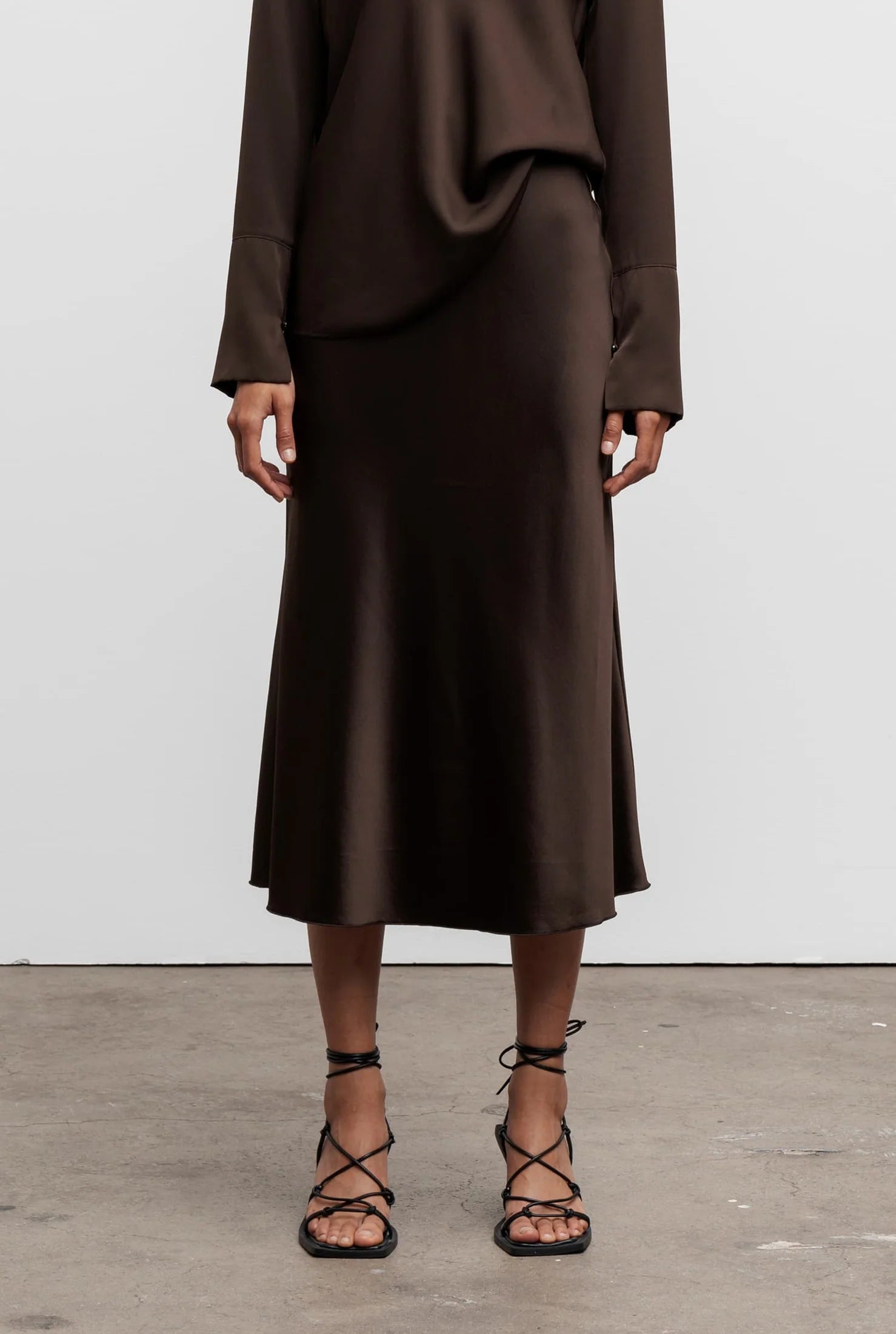 Ahlvar Gallery Hana Satin Nederdel Dark Brown