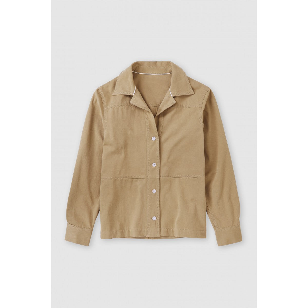 Closed fitted overshirt i sand