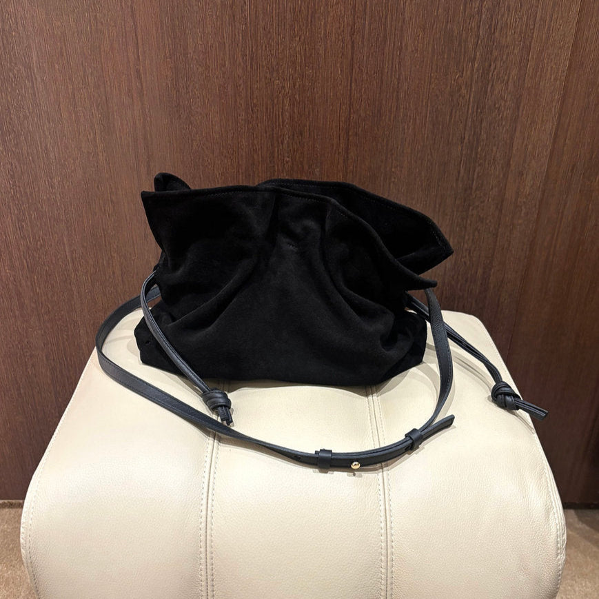 Infinito 2012 Camilla Ruskind Buckettaske Black