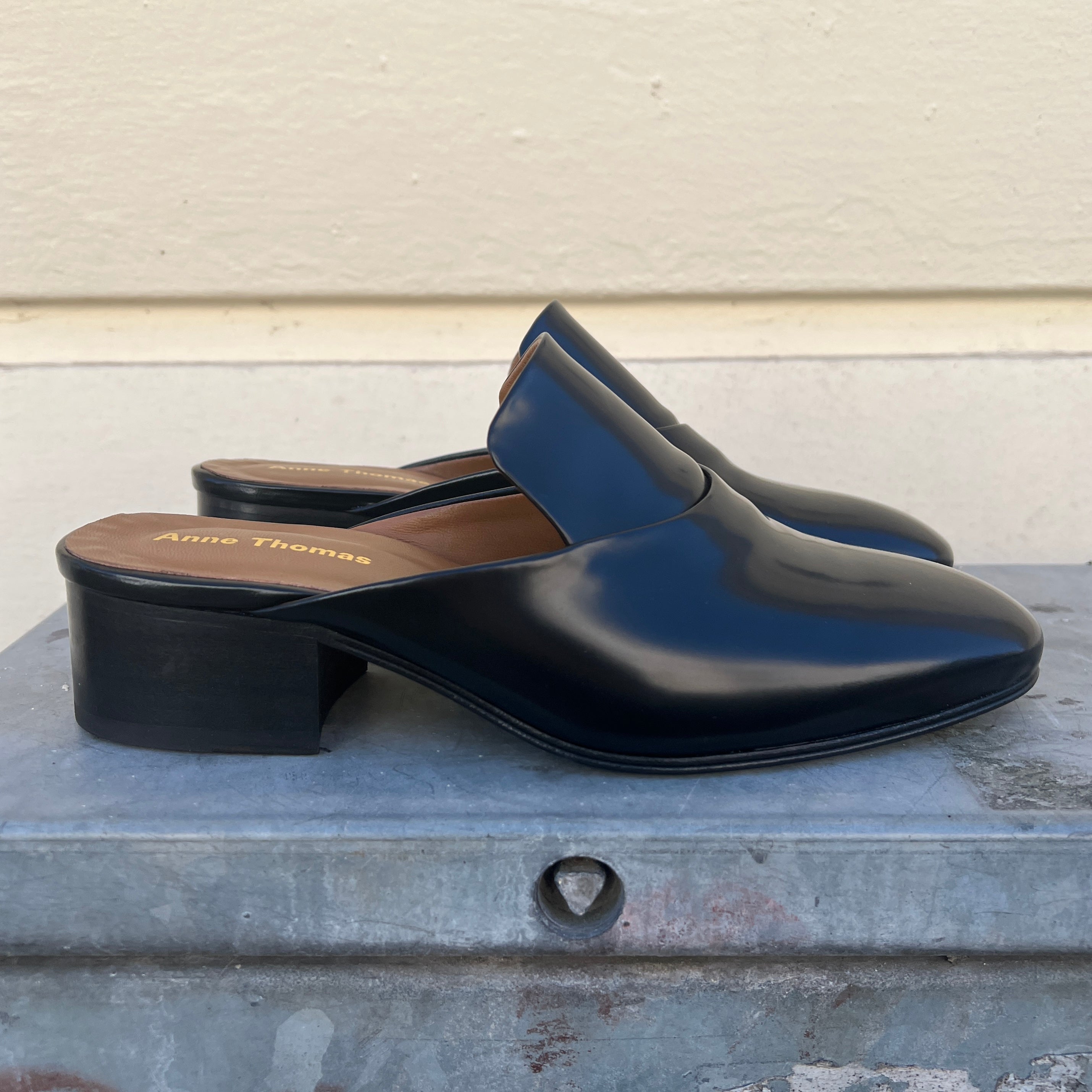 Anne Thomas Fatima Mule Black
