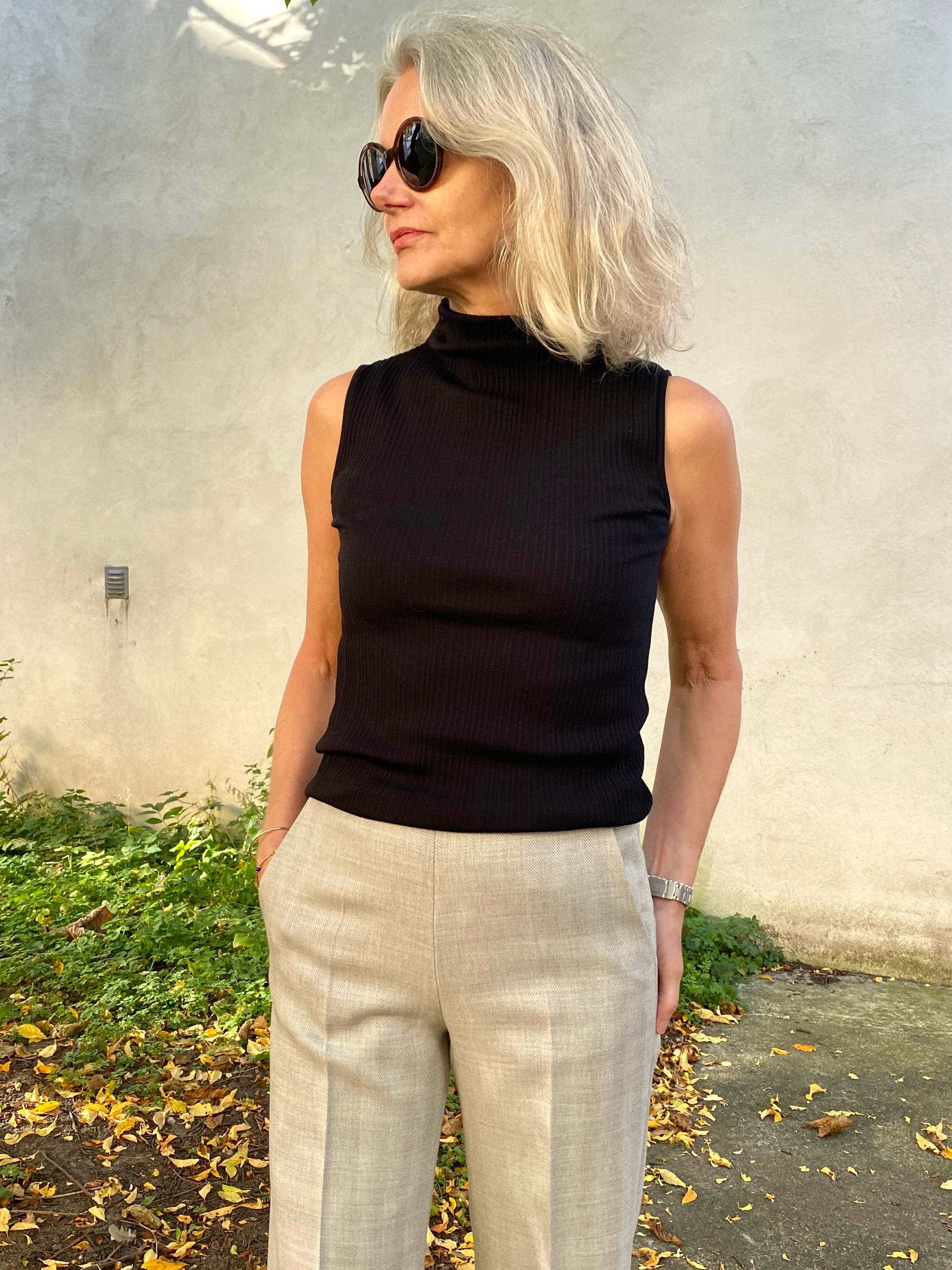 Oscalito Sleeveless Mock Neck Top