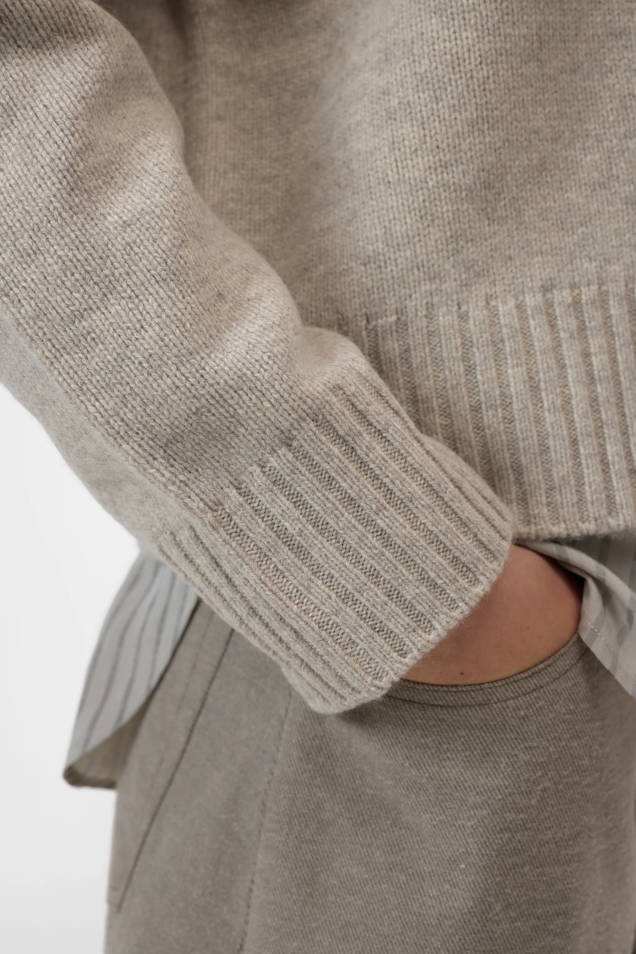 Closed Rullekrave Merino Cardigan Silt Grey
