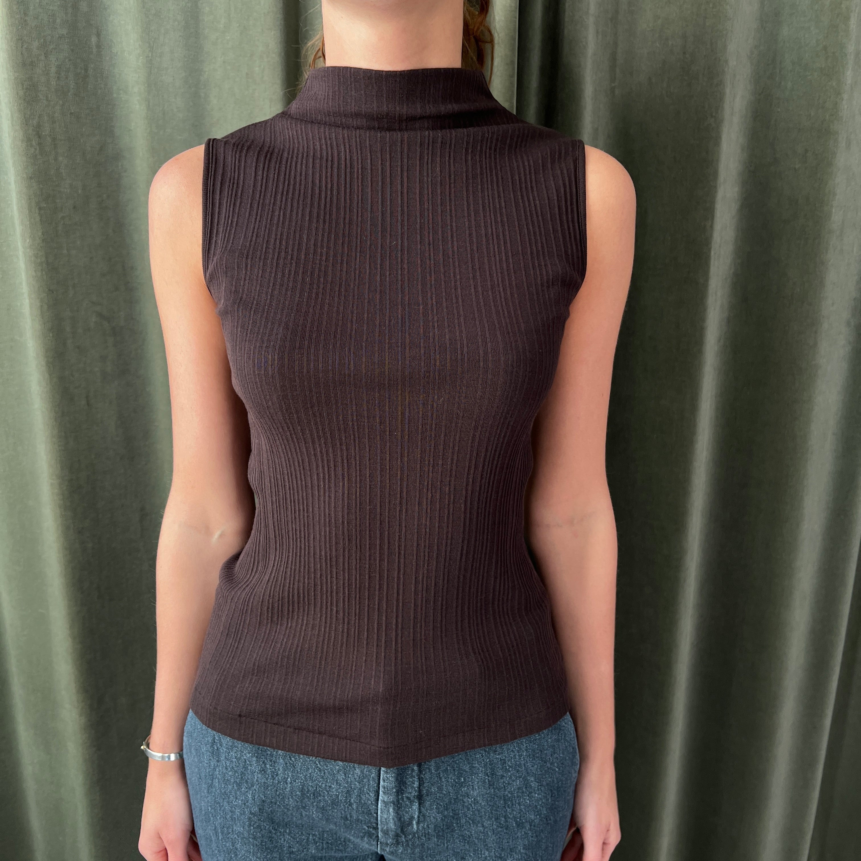 Oscalito Sleevelees Mock Neck Top Mørkebrun