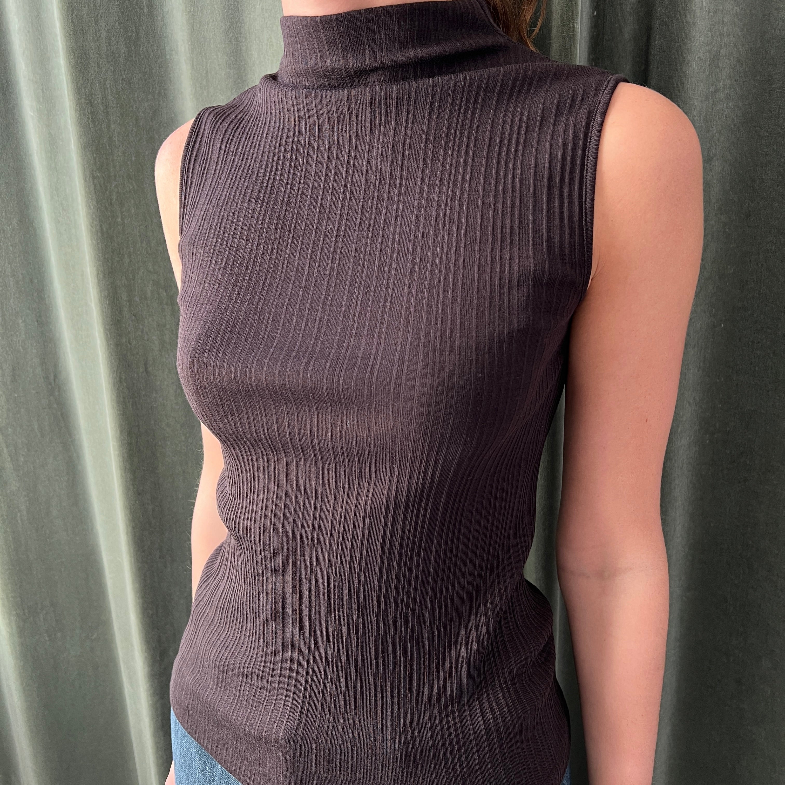 Oscalito Sleevelees Mock Neck Top Mørkebrun