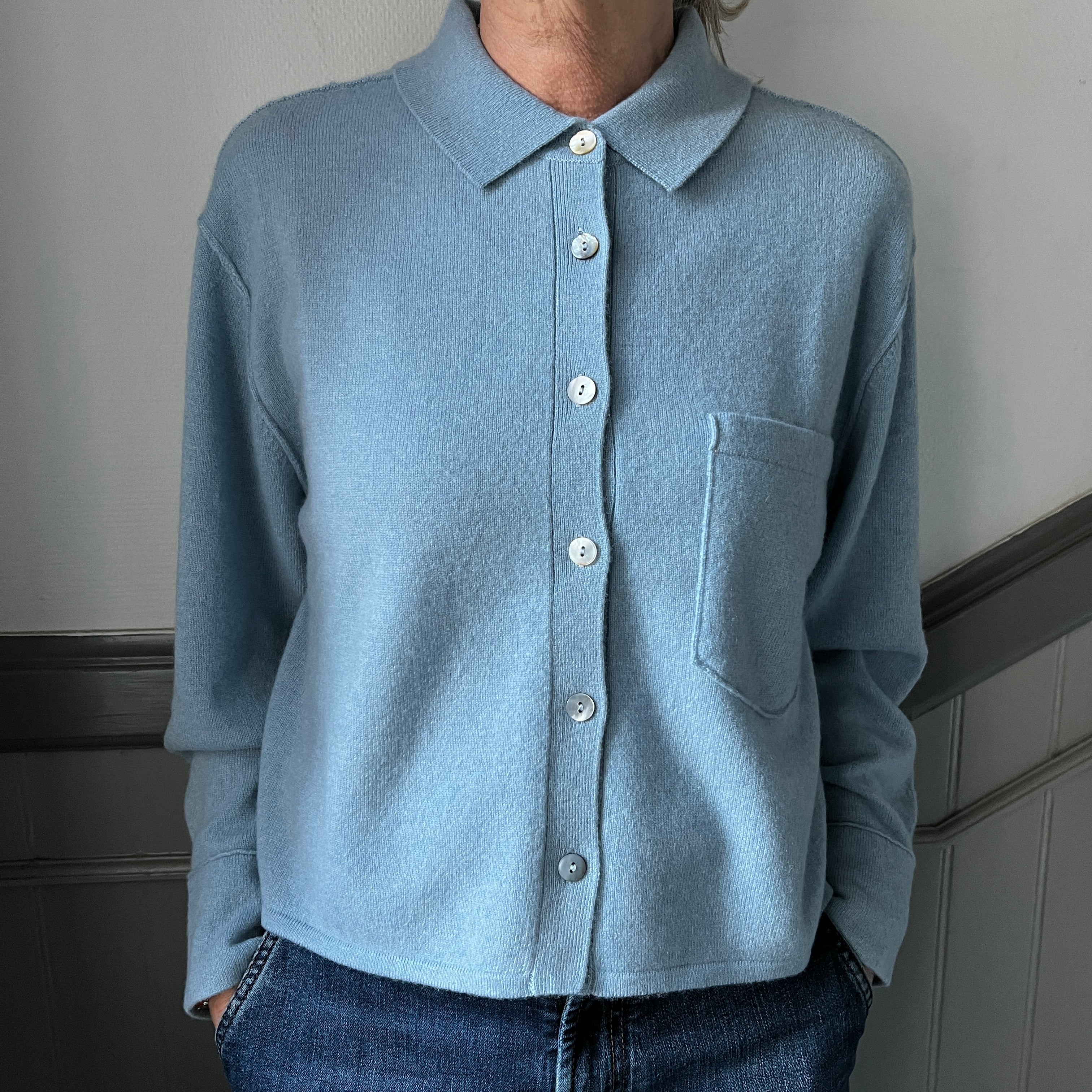 FTC Cashmere overshirt i stone washed blå