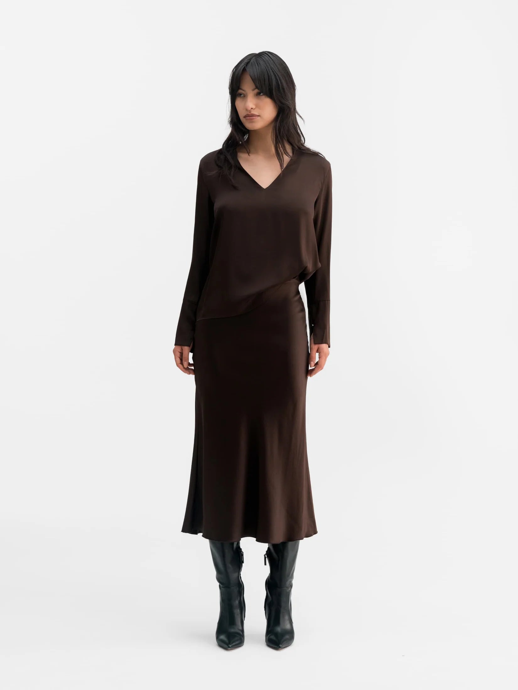 Ahlvar Gallery Kelly V-hals Bluse Dark Brown