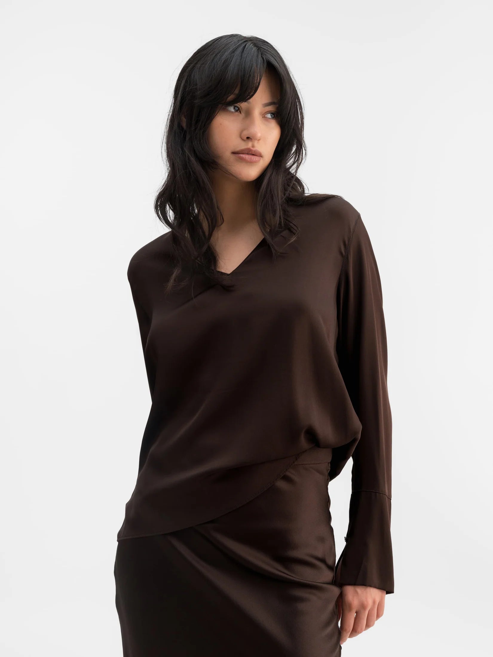 Ahlvar Gallery Kelly V-hals Bluse Dark Brown